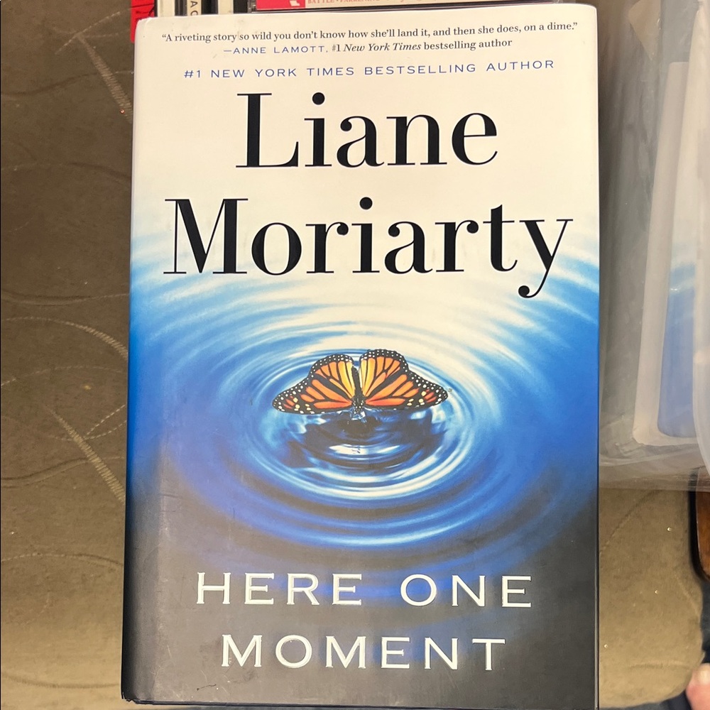 Here one Moment - Liane Moriarty